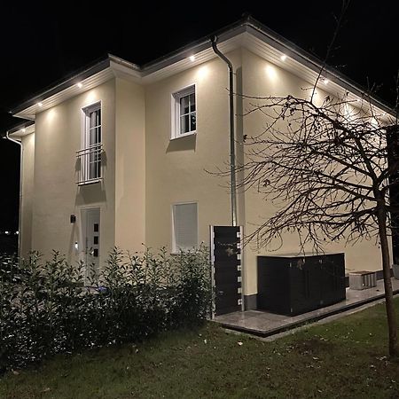 Ferienwohnung Im Gruenen Ораниенбург Экстерьер фото